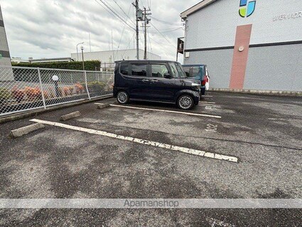 リバティハウス守山[2DK/44.72m2]の駐車場