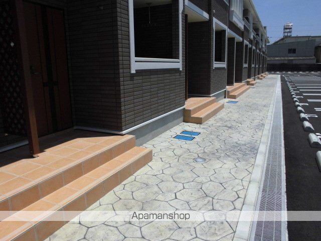 ロータス南島田Cの玄関写真