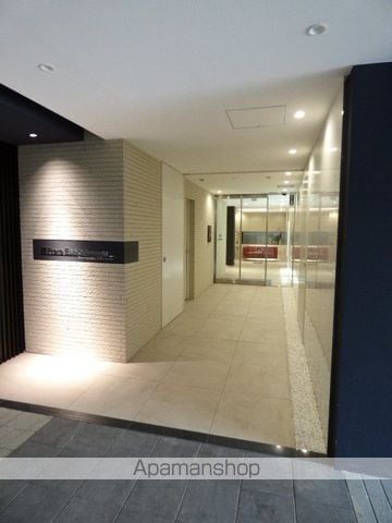 フレール江坂RESIDENTIALの玄関写真