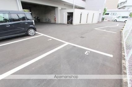 アルファエステート高松町[2LDK/53.47m2]の駐車場