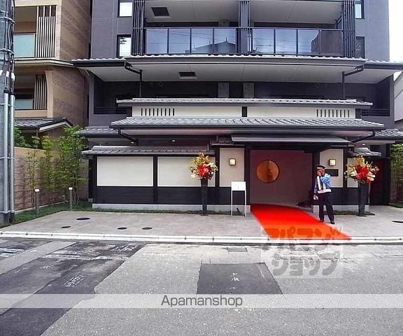 イーグルコート京都御所南の玄関写真
