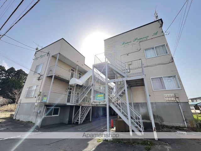メゾンプリムローズA棟の外観写真