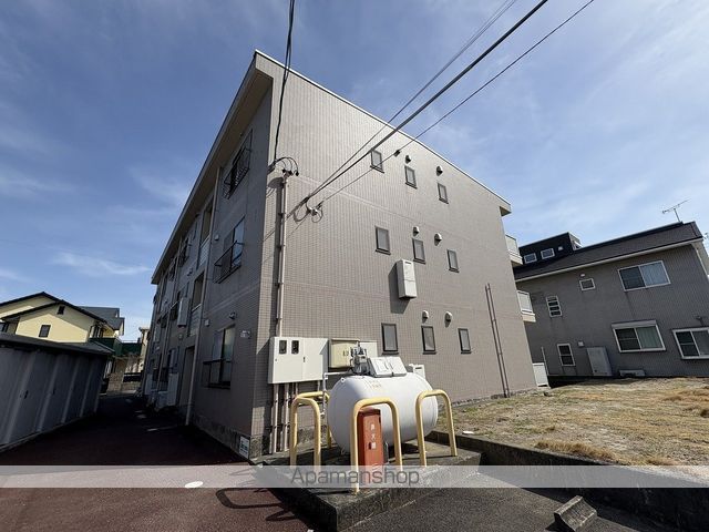 メローネINNの外観写真