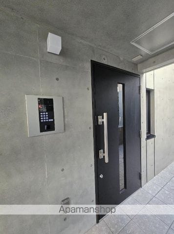 CICADA RESIDENCE NAKANOの玄関写真