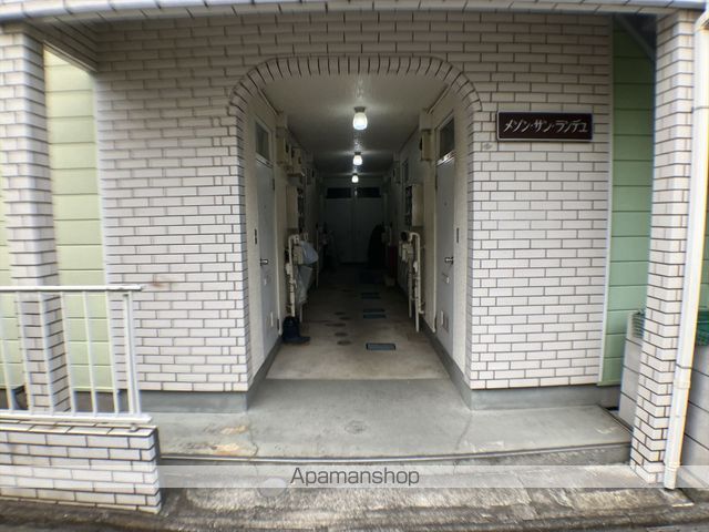 メゾンサンランデュの玄関写真