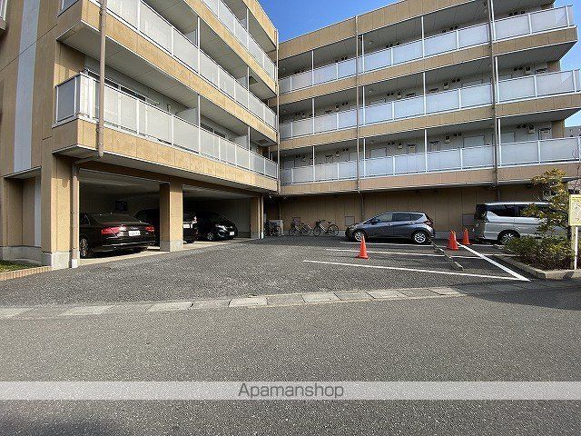 レオパレスひえだの玄関写真