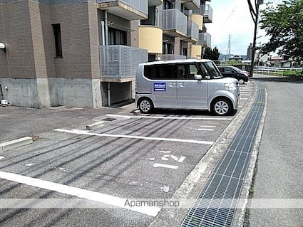 サンヴェルディ東石井[1K/29.7m2]の駐車場4