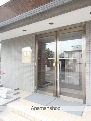 メゾンクレスト元町の玄関写真