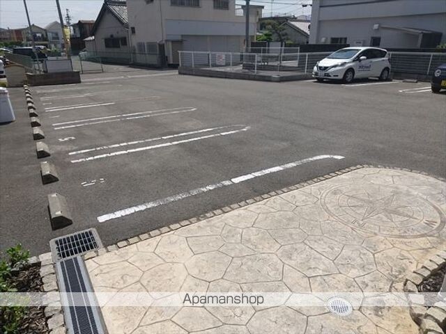 和歌山県和歌山市北中島１丁目[1LDK/45.07m2]の駐車場3