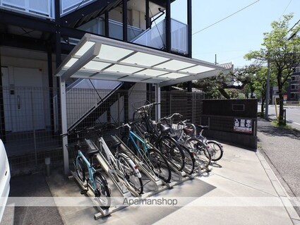 愛知県名古屋市瑞穂区汐路町３丁目[1K/26.08m2]の駐車場1