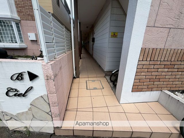 CIEL Bの玄関写真