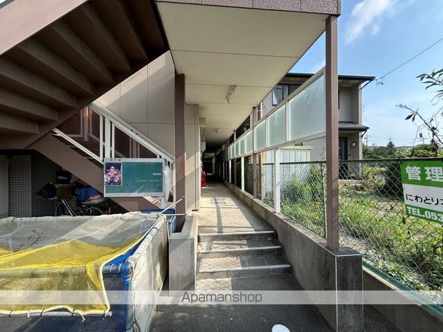 東海道・山陽新幹線 浜松駅 徒歩15分 2階建 築33年の外観写真