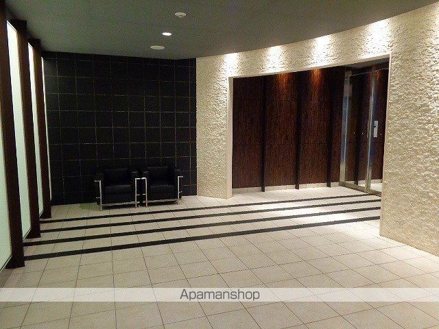 アーデン谷町の玄関写真