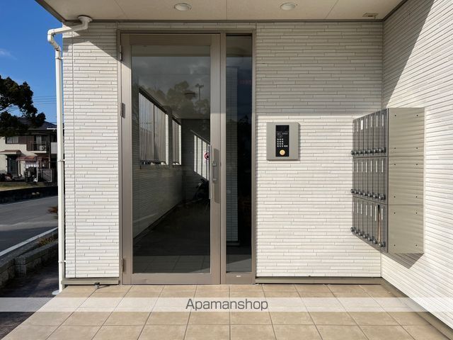 ソレイユカヤノVの玄関写真
