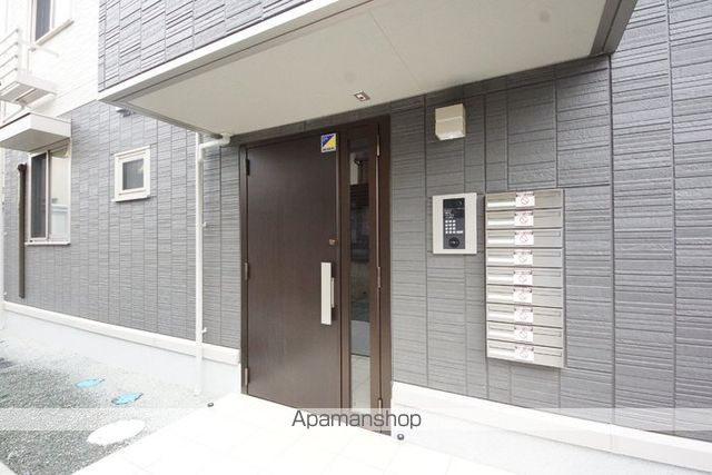 クレール三輪田町の玄関写真