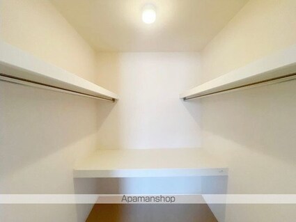 ウィット塩屋[2LDK/57.94m2]の収納