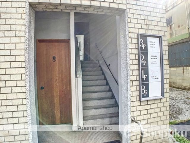 木屋町KCビルの玄関写真