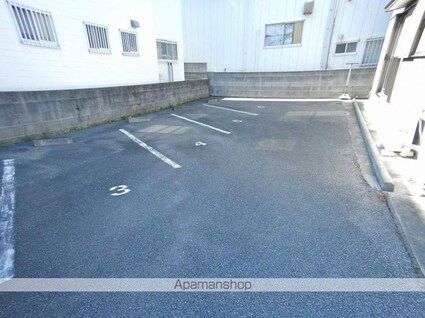徳島県徳島市大原町川添[1K/24m2]の駐車場