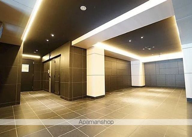 メインステージ三ノ輪EASTの玄関写真