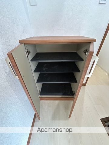 ロピア146の内装写真