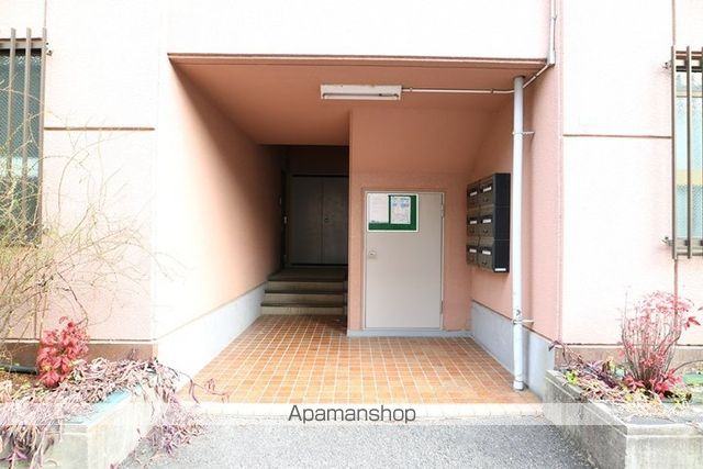 ソーシャルハイツの玄関写真