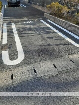 マリアローザ[1R/33.15m2]の駐車場