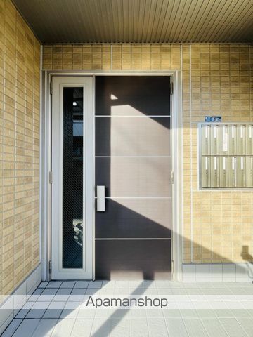 エクレール鷹合の玄関写真