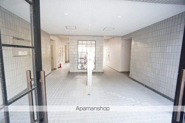 プルミエール春日丘の玄関写真