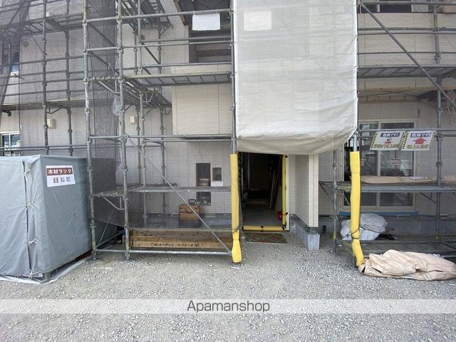 VIER CASA Aの玄関写真