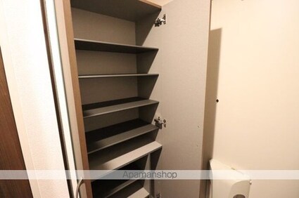 ティアラ　中丸[1LDK/32.6m2]の玄関