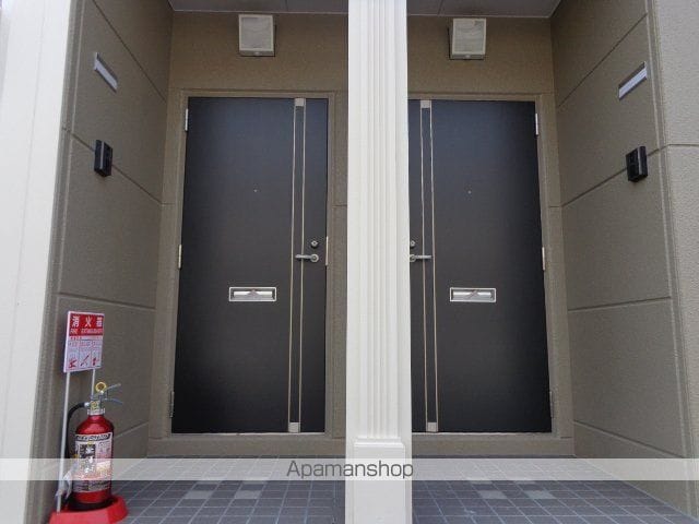 クレシア2の玄関写真