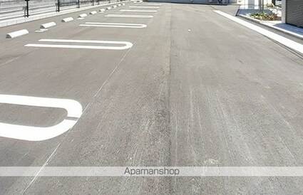アルバーダ　スカイ[1LDK/50.01m2]の駐車場