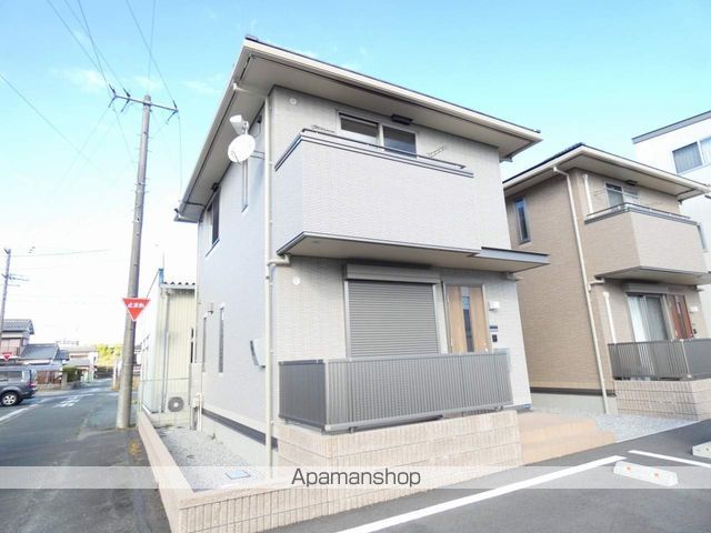 浜松市中央区 2階建 築8年の外観写真