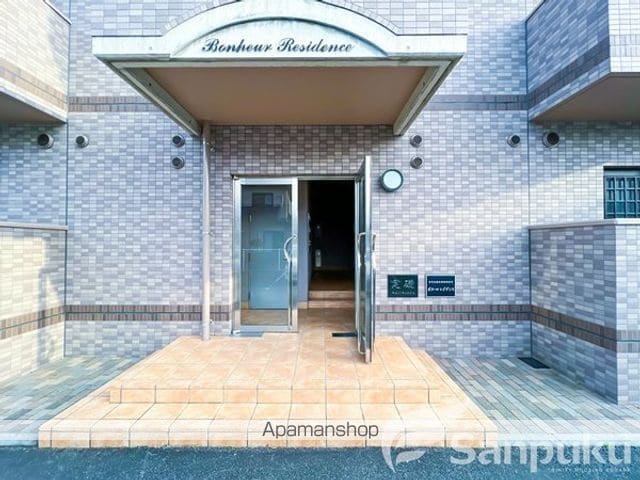 ボヌールレジデンスA棟の玄関写真