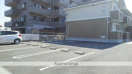 フィオーレ高畑[1LDK/37.13m2]の駐車場2