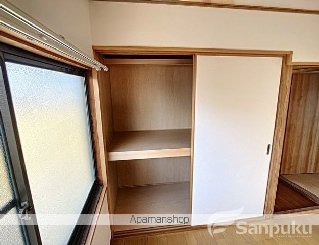 松山市 2階建 築38年の内装写真