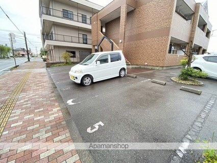 シャイン　ウェーブ　ｍｉｙａｇｏｓｈｉ[1LDK/39.66m2]の駐車場