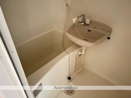 山梨県南アルプス市榎原[1K/28.02m2]のバス