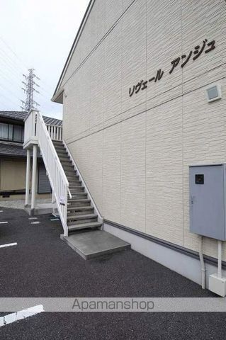 リヴェール アンジュの玄関写真