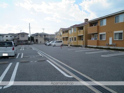 山梨県笛吹市石和町井戸[1LDK/52.74m2]の駐車場2