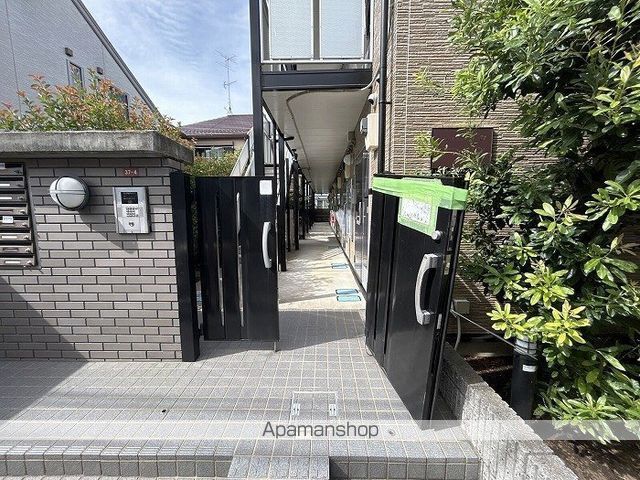 レオパレスプリマベーラ荻窪の玄関写真