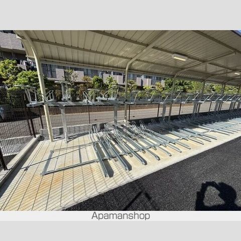 ケイディーエックスレジデンス原木中山の内装写真