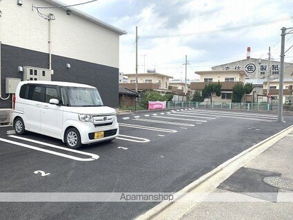 エンターレ妻鳥[1LDK/43.35m2]の駐車場