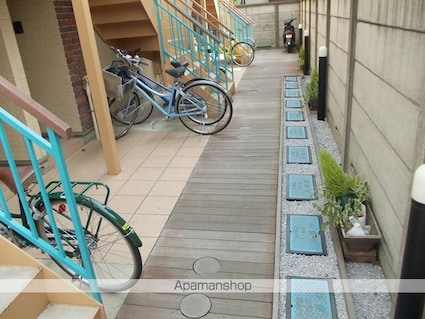 Ａｐａｒｔｍｅｎｔ　三鷹の森[1R/16.7m2]のロビー