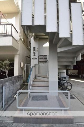中田ビルの玄関写真