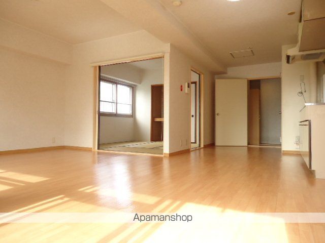 リベルティ大通の内装写真