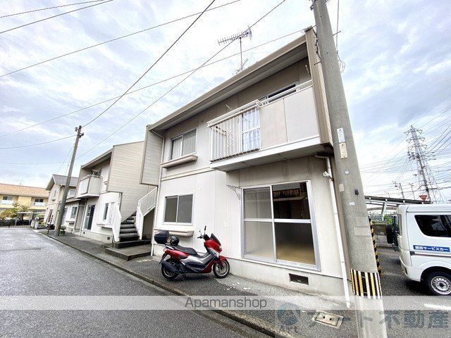 フローラル和泉 A棟の外観写真