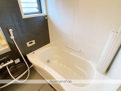 リビングタウン湖都ヶ丘ＩＩ　Ａ棟[2LDK/62.06m2]のバス