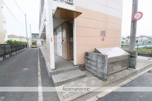 レオパレス雷塚の玄関写真