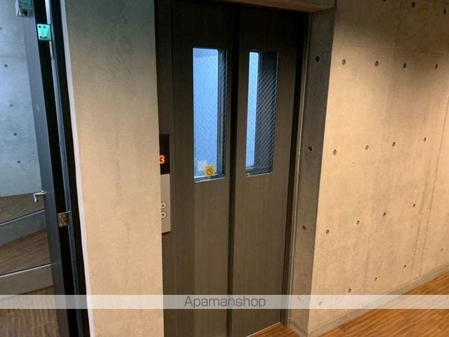 ミュンヘンスクエアI番館の玄関写真